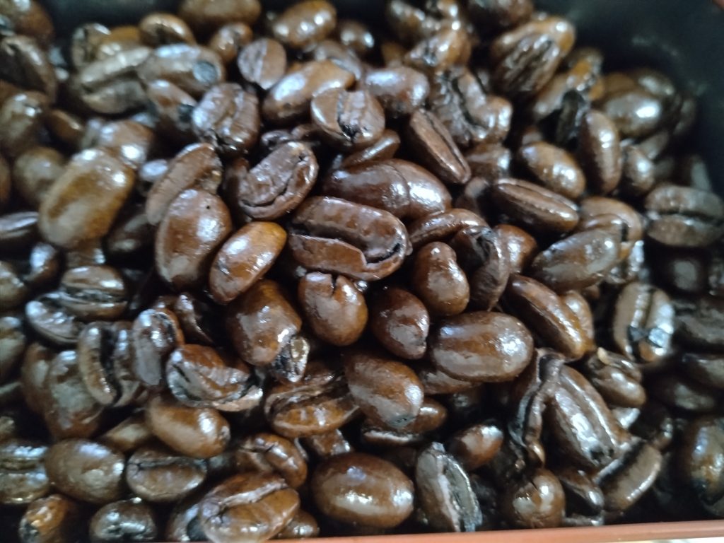 豆の焙煎の様子